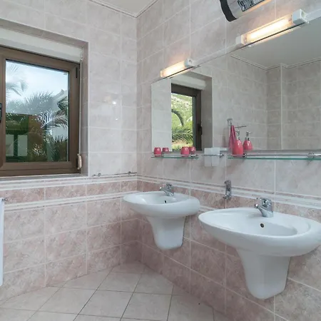 Two-bedroom In Апартаменты Бол